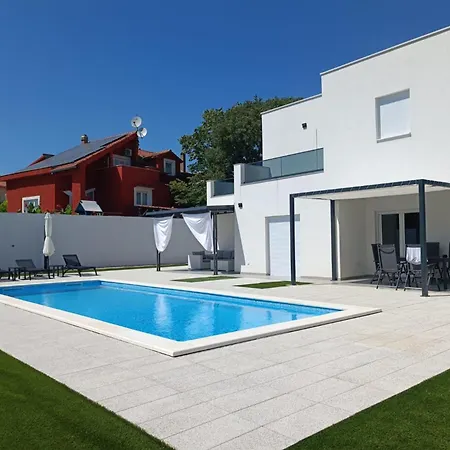 Iva Сasa de vacaciones