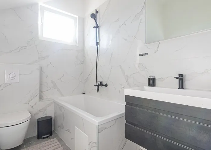 Iva 度假居 希贝尼克